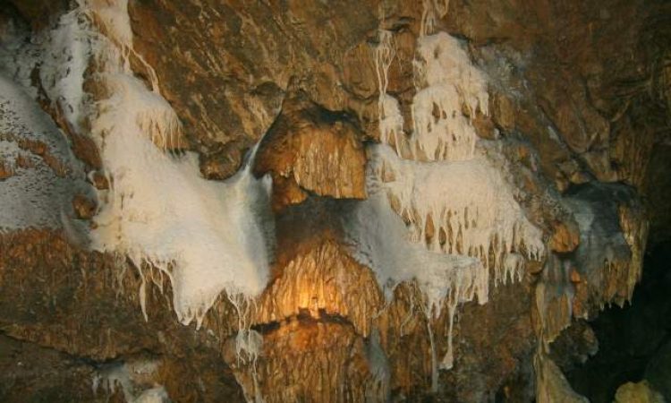 Yıldızkaya ( Kivi ) Mağarası